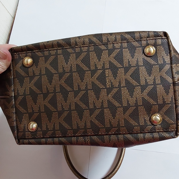 Michael Kors Signature bag - Picture 3 of 11